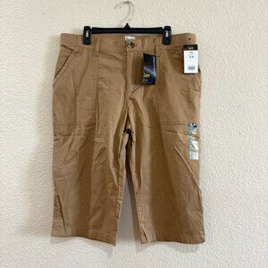 Lee Skimmer Settler Tan size 16 M midrise 17" inseam shorts